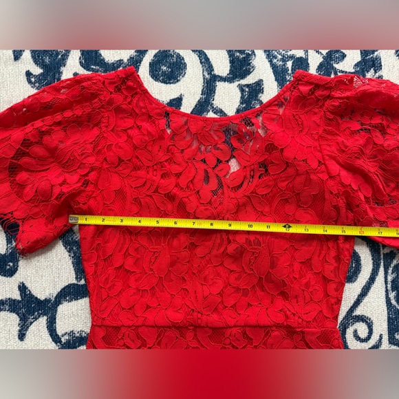 NWT Lulu’s Pearson Red Lace Short Sleeve Cocktail Mini Dress Size Small - Picture 4 of 6